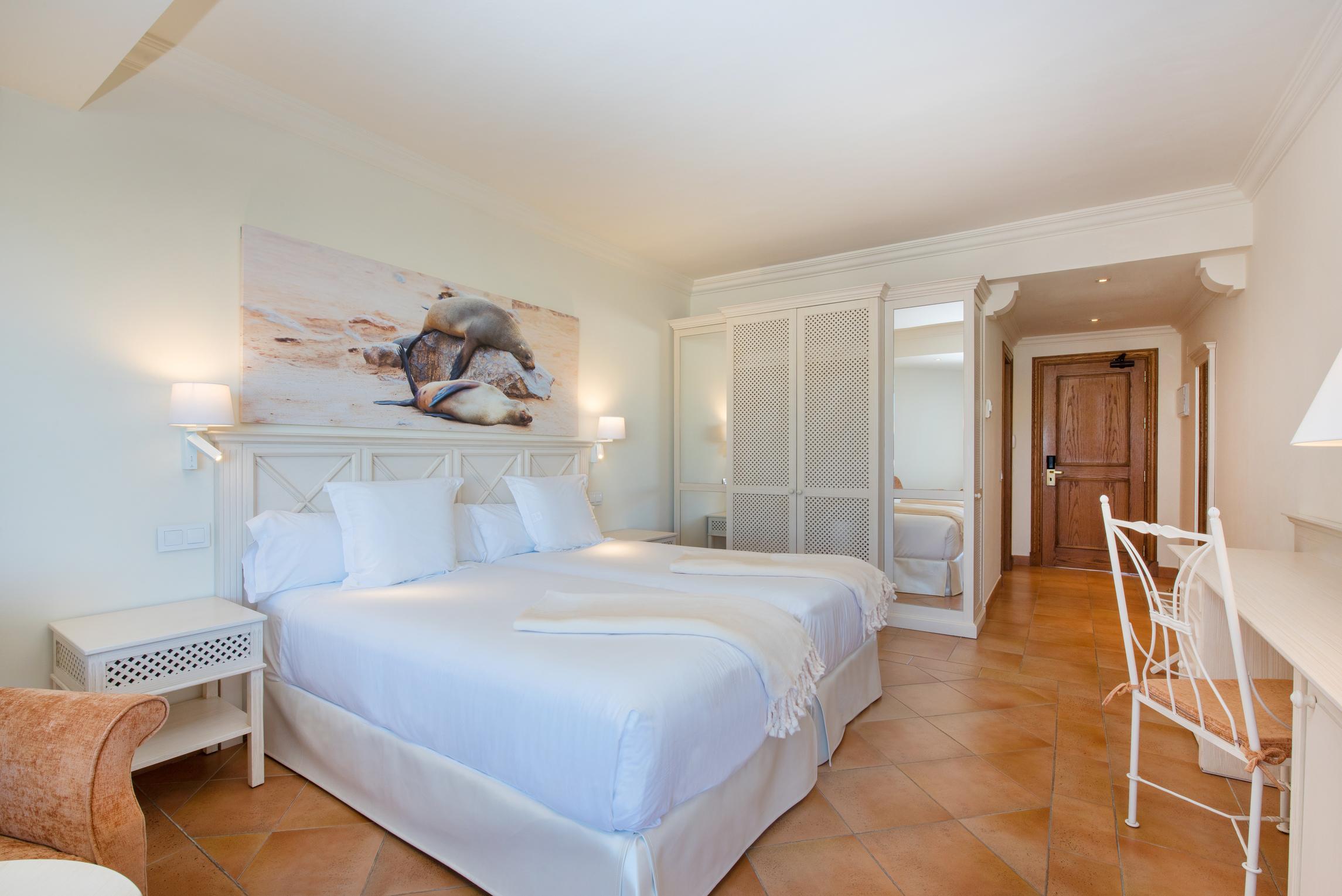 ホテル イベロスター セレクション アンダルシア プラヤ チクラナ・デ・ラ・フロンテーラ エクステリア 写真 A room at the hotel