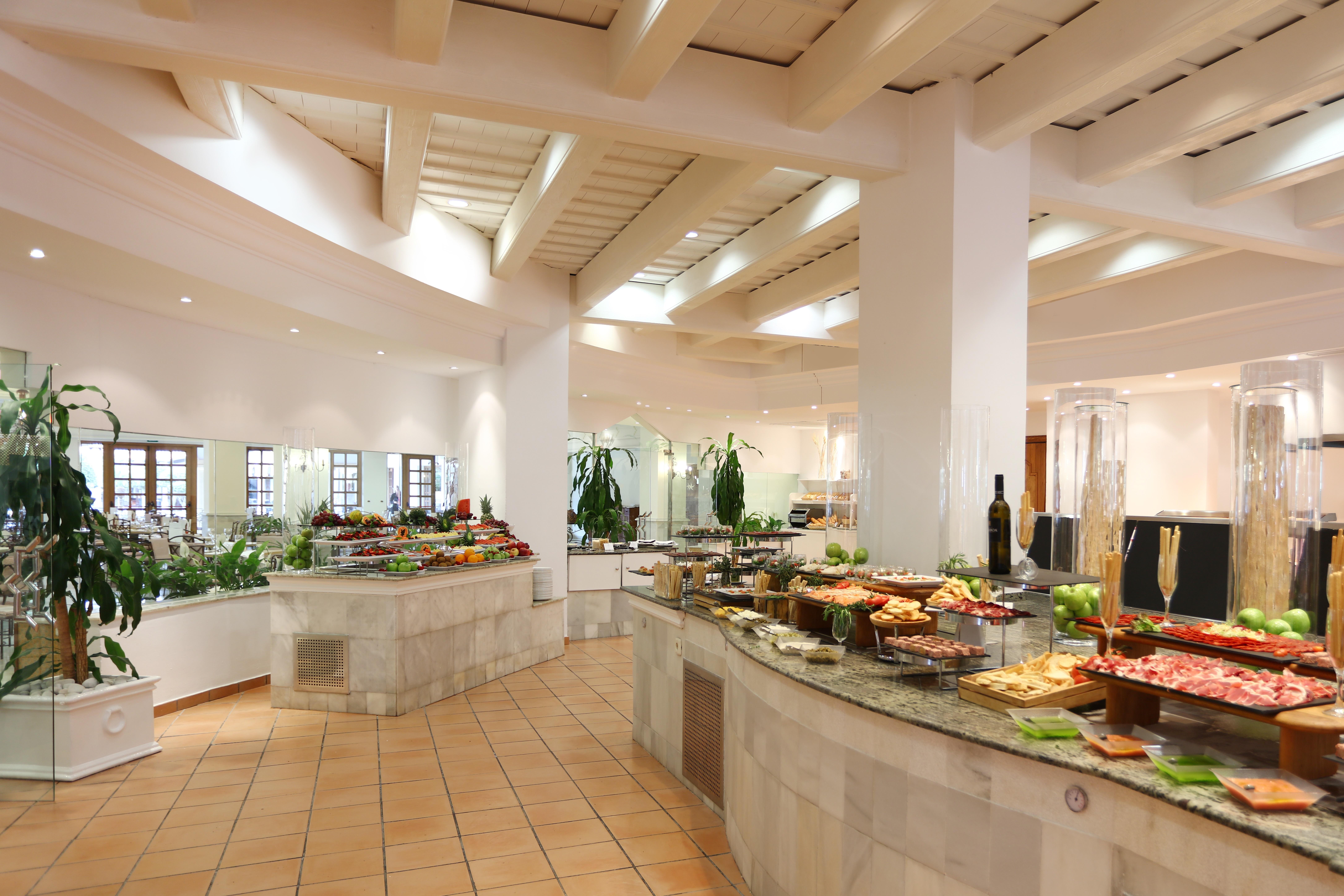 ホテル イベロスター セレクション アンダルシア プラヤ チクラナ・デ・ラ・フロンテーラ エクステリア 写真 The buffet at the hotel