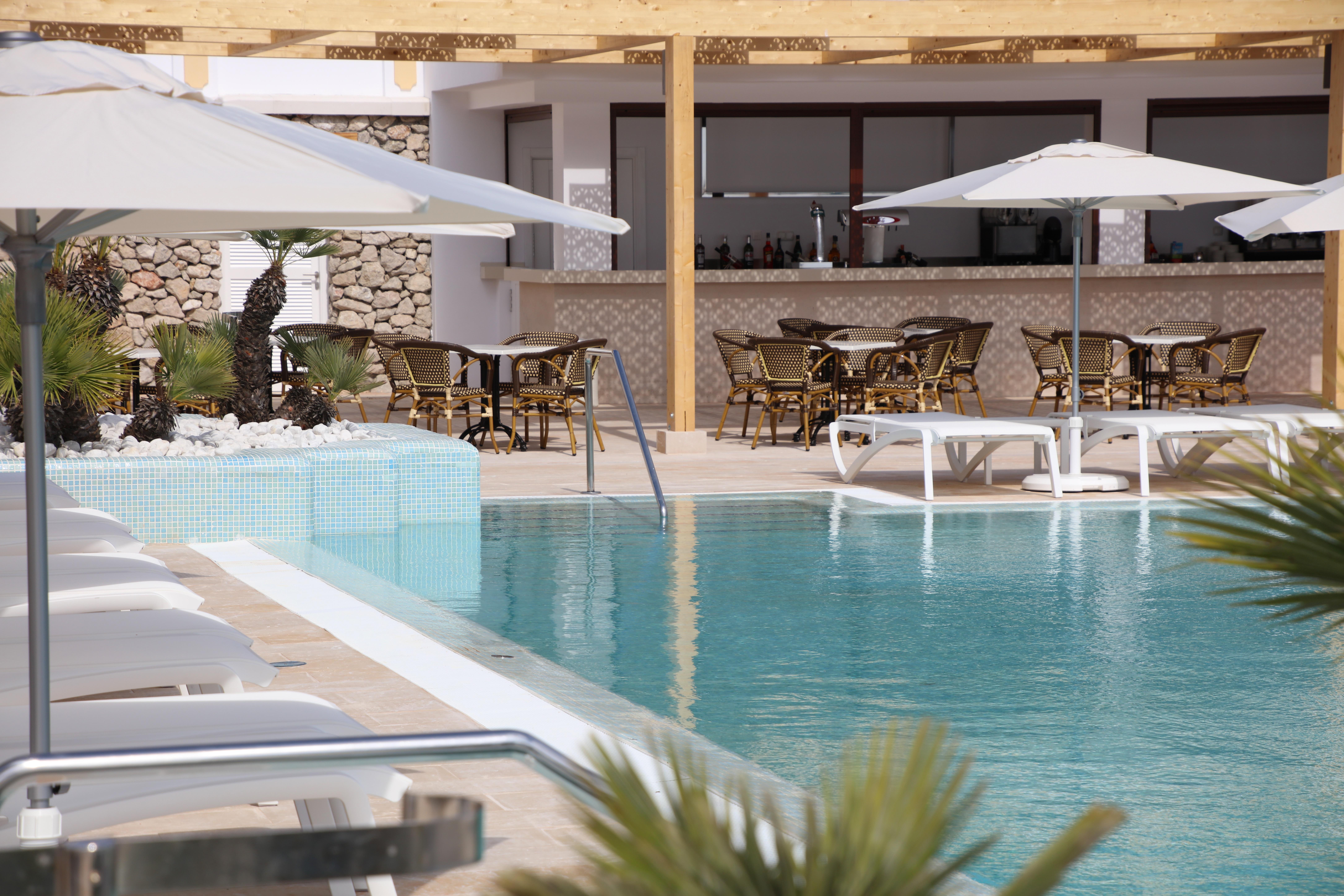 ホテル イベロスター セレクション アンダルシア プラヤ チクラナ・デ・ラ・フロンテーラ エクステリア 写真 The pool at the hotel