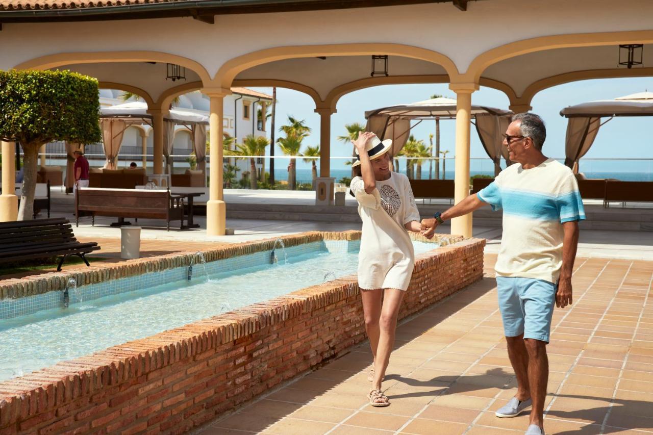 ホテル イベロスター セレクション アンダルシア プラヤ チクラナ・デ・ラ・フロンテーラ エクステリア 写真 The resort's main pool