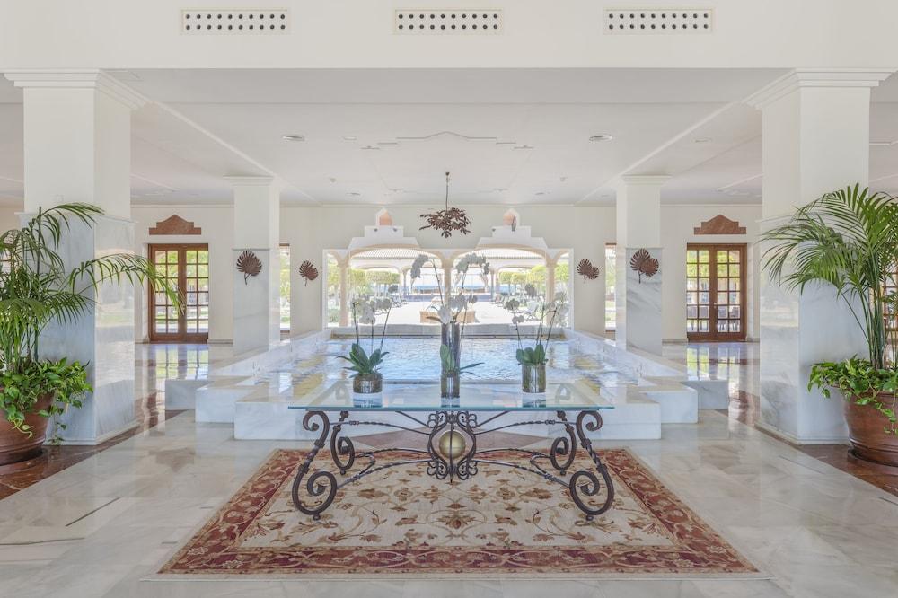 ホテル イベロスター セレクション アンダルシア プラヤ チクラナ・デ・ラ・フロンテーラ エクステリア 写真 Interior of the hotel