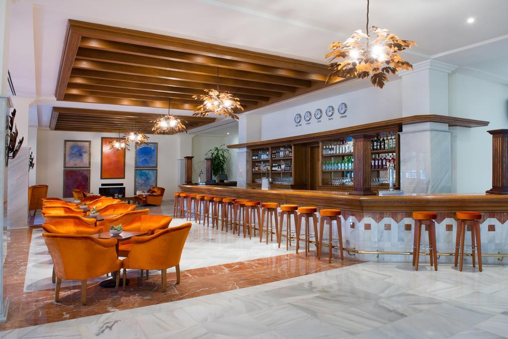 ホテル イベロスター セレクション アンダルシア プラヤ チクラナ・デ・ラ・フロンテーラ エクステリア 写真 Lobby bar
